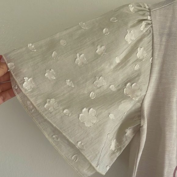 DISNEY PARKS | Women’s Disney Women's Shirt Cinderella Slipper Lace Sleeves Sz S - Picture 4 of 9